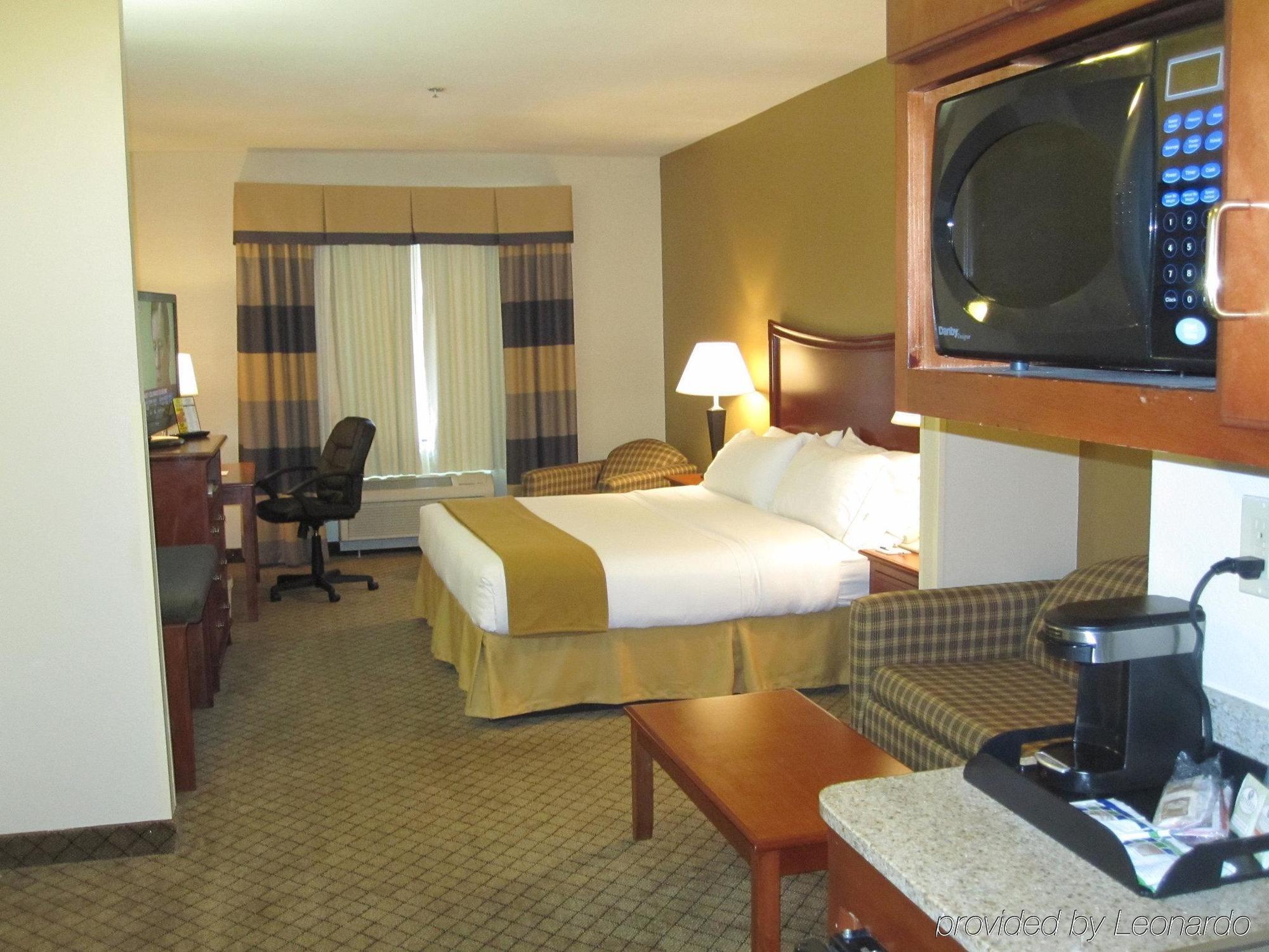 Holiday Inn Express & Suites Pensacola West I-10, An Ihg Hotel Ngoại thất bức ảnh