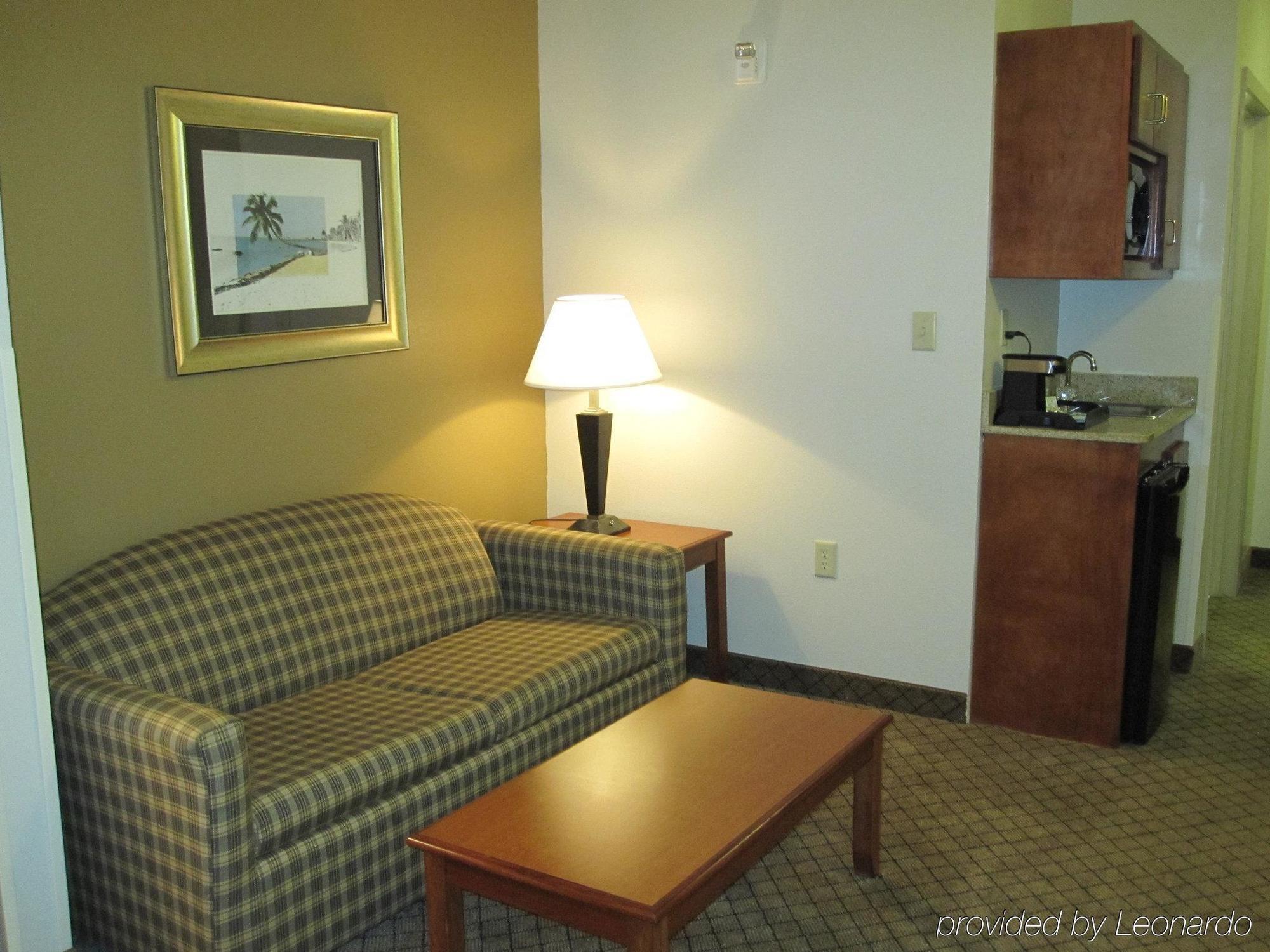 Holiday Inn Express & Suites Pensacola West I-10, An Ihg Hotel Ngoại thất bức ảnh