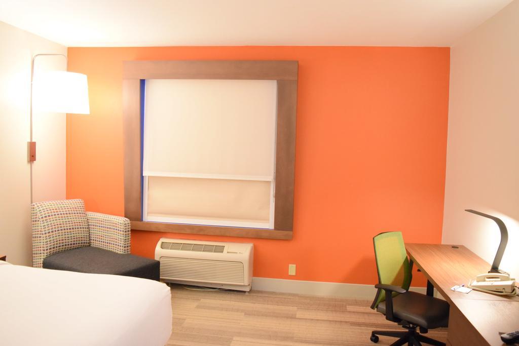 Holiday Inn Express & Suites Pensacola West I-10, An Ihg Hotel Ngoại thất bức ảnh